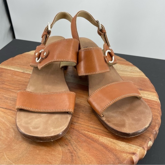 Michael Kors 100% brown Leather Designer Collection Sandals Sz 8 silver hardware - Picture 2 of 7
